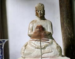 Pho tượng Quan Âm Lục chi ở chùa Đậu